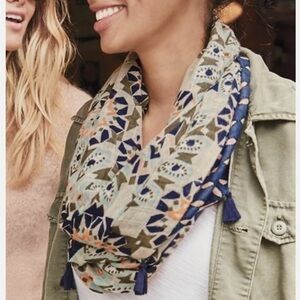 NWT STELLA & DOT Reversible Infinity Scarf Tassels Pink Blue Mosaic & Eyes Print